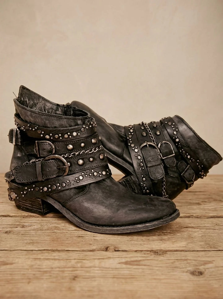 Sophie | Damen Vintage Western Stiefeletten mit Schnallenriemen Nieten Ketten 4