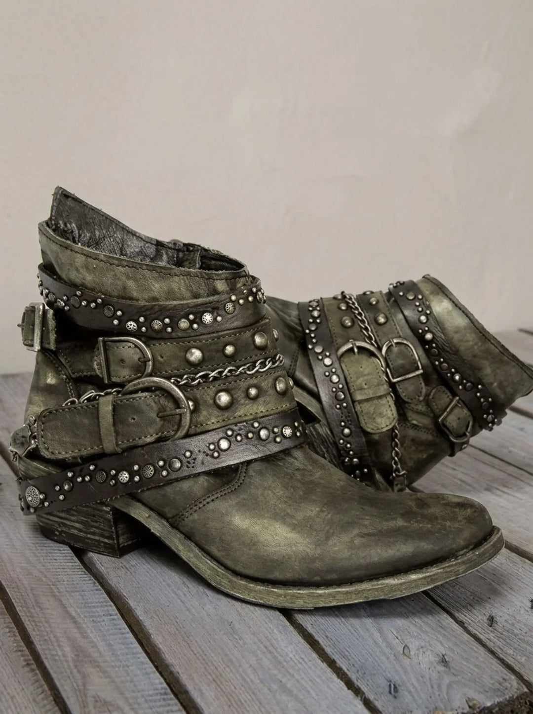 Sophie | Damen Vintage Western Stiefeletten mit Schnallenriemen Nieten Ketten 7